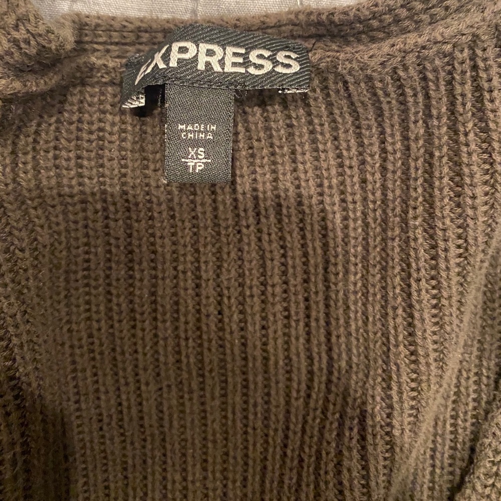 Express Sweater - Picture 2 of 3